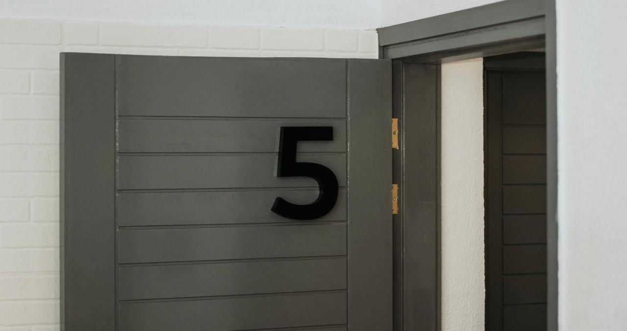 Five Keys Apartments Ajía Nápa Eksteriør bilde